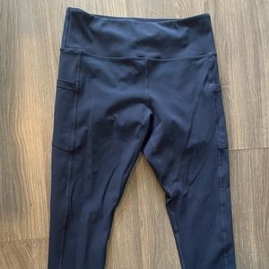 Zyia like new, navy fit n free leggings. Size 8-10.